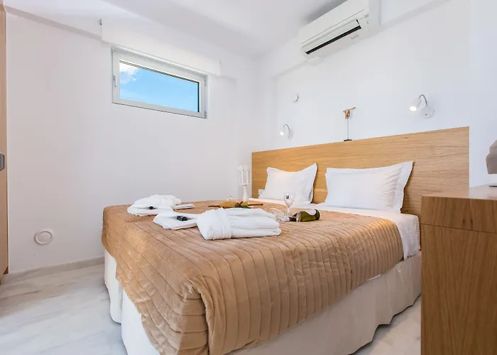 Thalasses * Adelianos Kampos