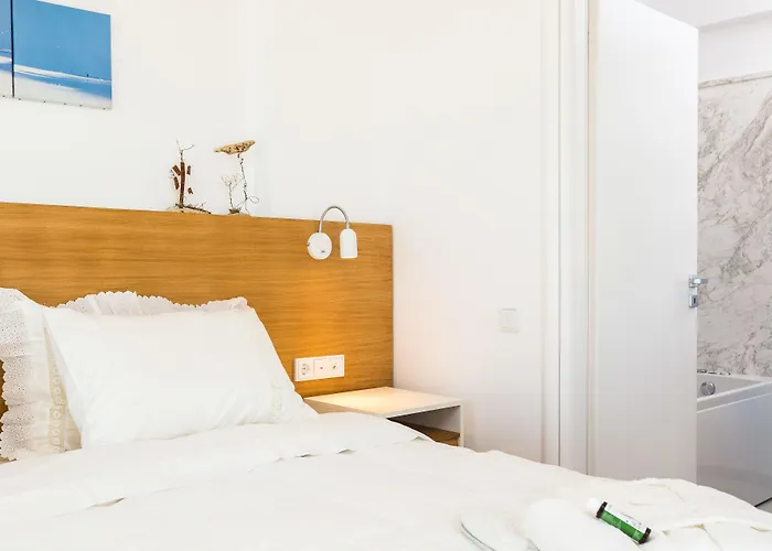 Thalasses * Adelianos Kampos