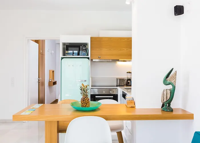 Thalasses * Аделианос Кампос