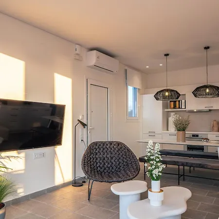 Thalasses Аделианос Кампос