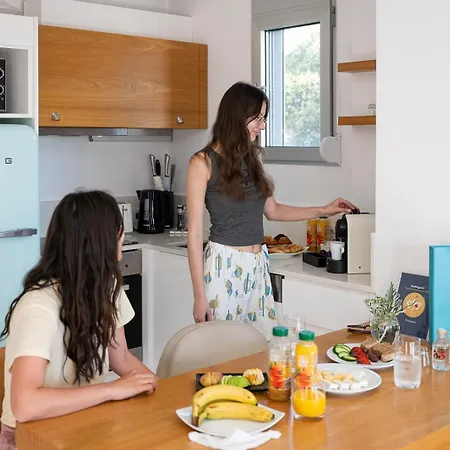 Thalasses * Adelianósz Kámbosz