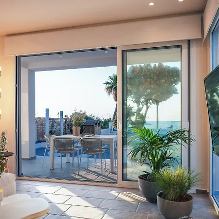 Thalasses Adelianos Kampos