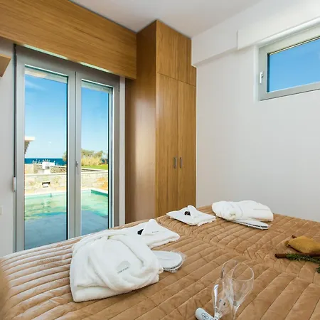 Thalasses Adelianos Kampos